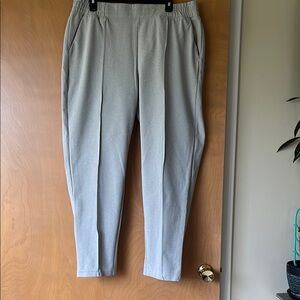 Mondetta Gray Dress Pants with Tapered Fit